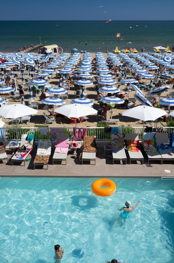 Hotel Canarie Lido di Jesolo Exteriör bild