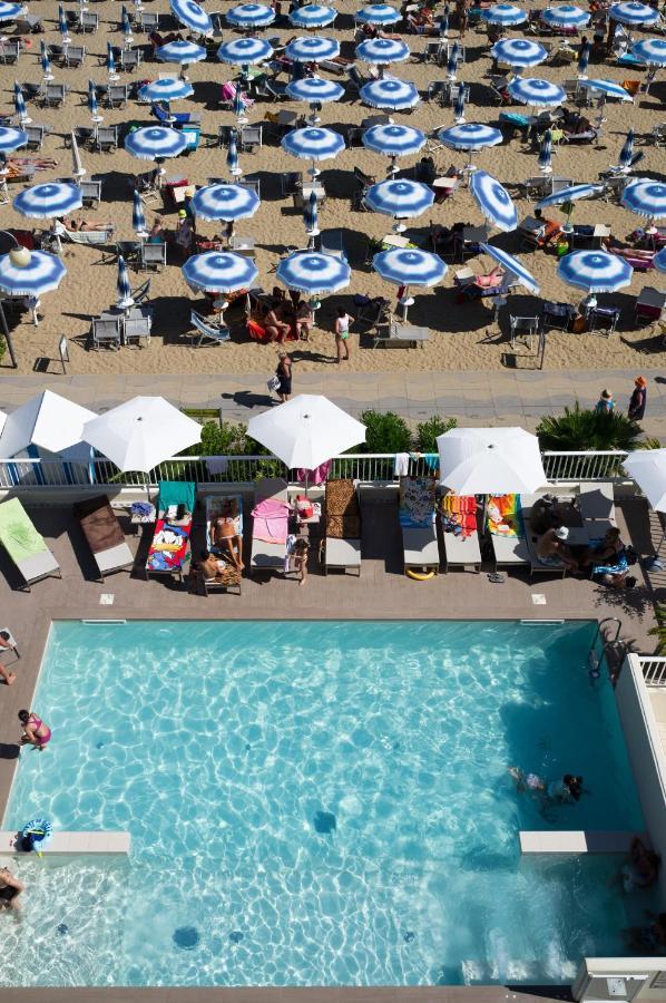 Hotel Canarie Lido di Jesolo Exteriör bild