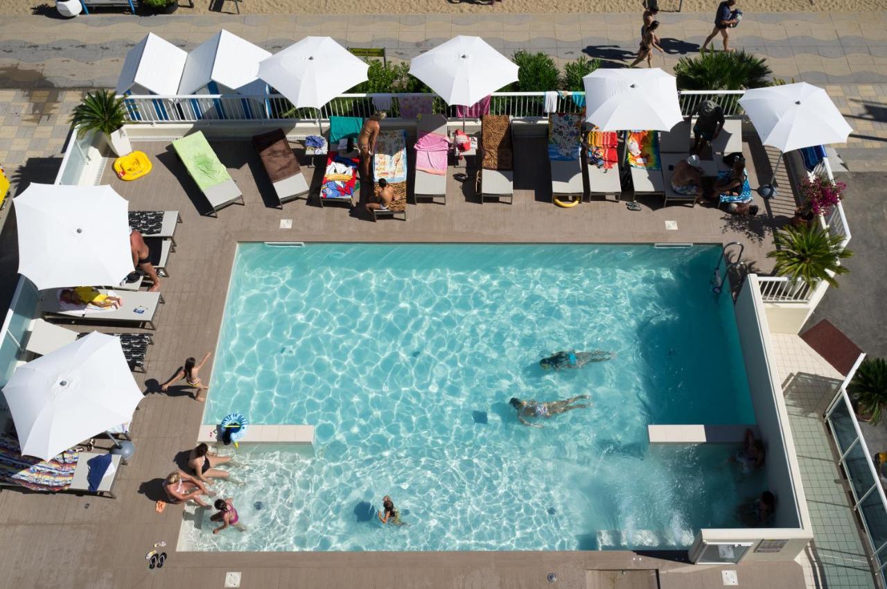 Hotel Canarie Lido di Jesolo Exteriör bild