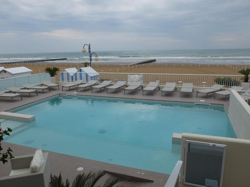 Hotel Canarie Lido di Jesolo Exteriör bild